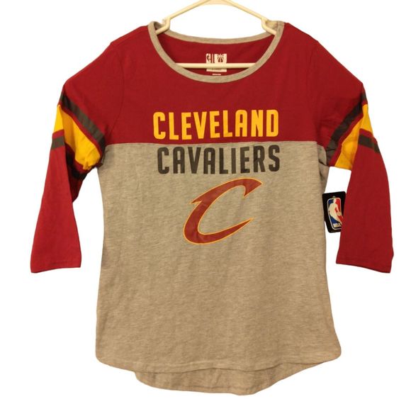 Clevelnad Cavaliers NBA tshirt womens XL Xlarge red gray raglan 3/4 sleeve - Picture 1 of 10